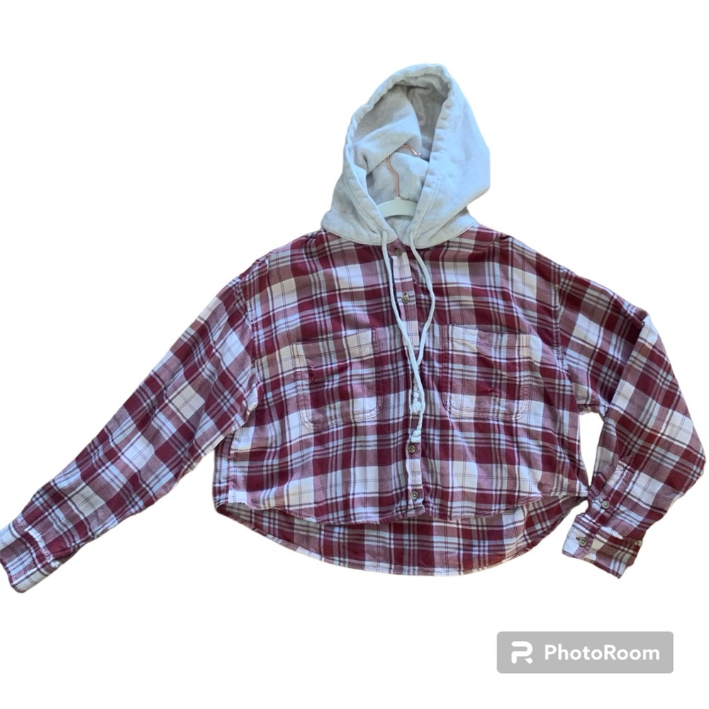 American Eagle Plaid Cropped Button Up Shacket/Hoodie with Distressing